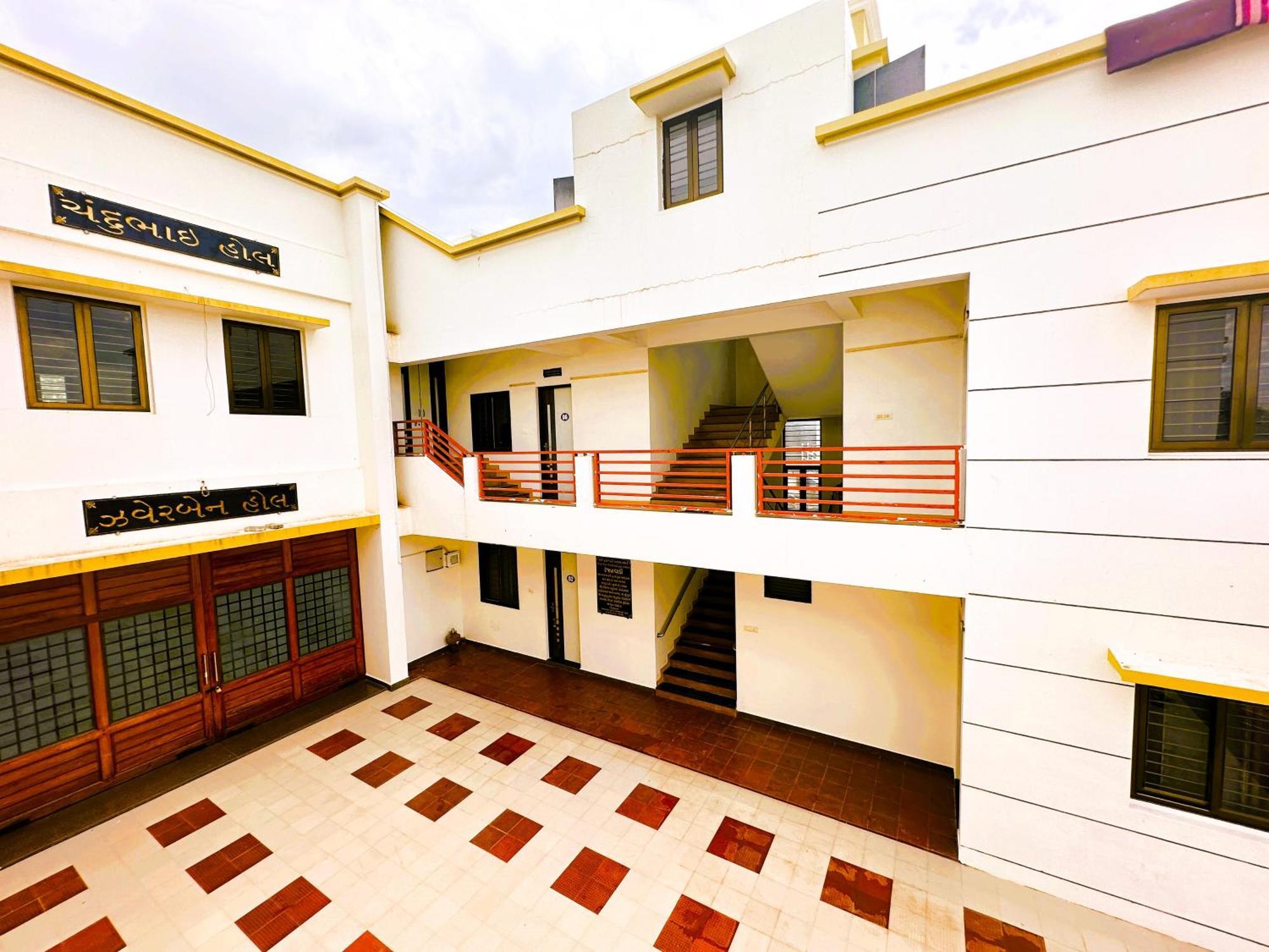 Ranjan Vadi Hotel Bhuj Exterior photo